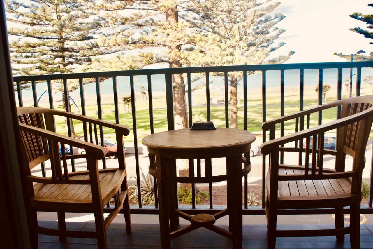 The Nautilus Ξενοδοχείο Napier Εξωτερικό φωτογραφία A view from the balcony of a hotel room