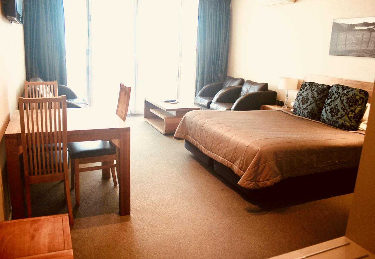 The Nautilus Ξενοδοχείο Napier Εξωτερικό φωτογραφία A typical studio apartment