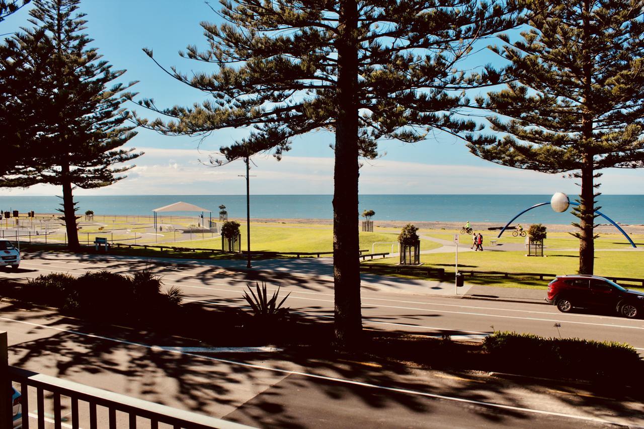 The Nautilus Ξενοδοχείο Napier Εξωτερικό φωτογραφία View of the beach from the hotel